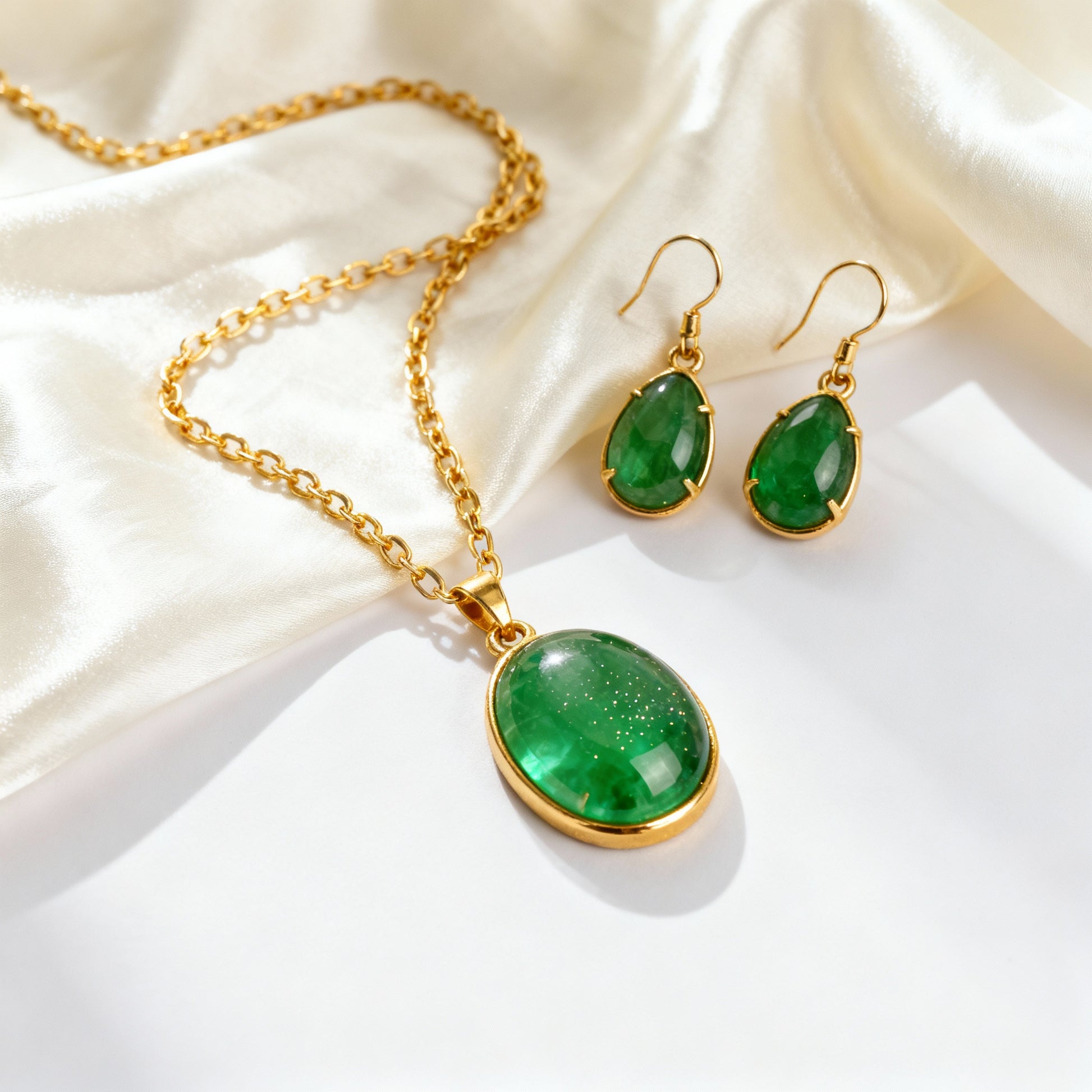 ✨ Oval Green Crystal Pendant Necklace Set with Bracelet – ✨